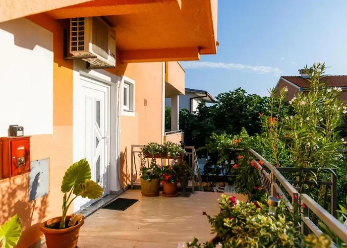 Apartment Bozena Krk Town